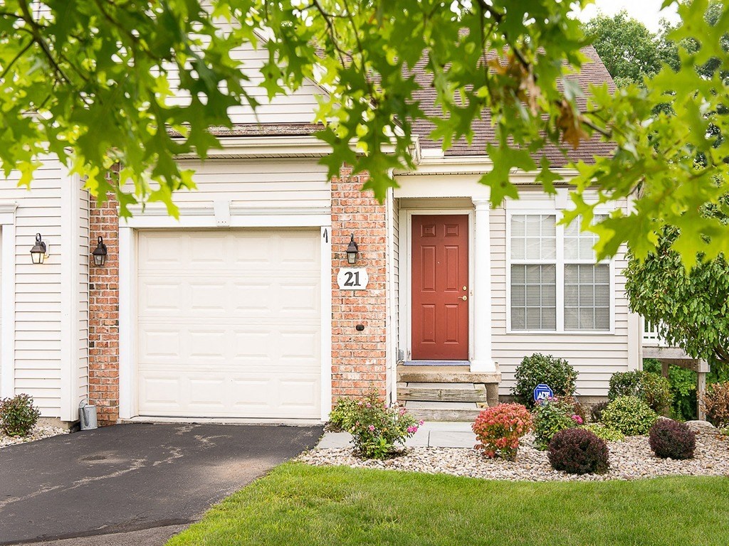 Waterview Townhouse Apartments, 47 Willow Point Way, ster, NY RentCafe